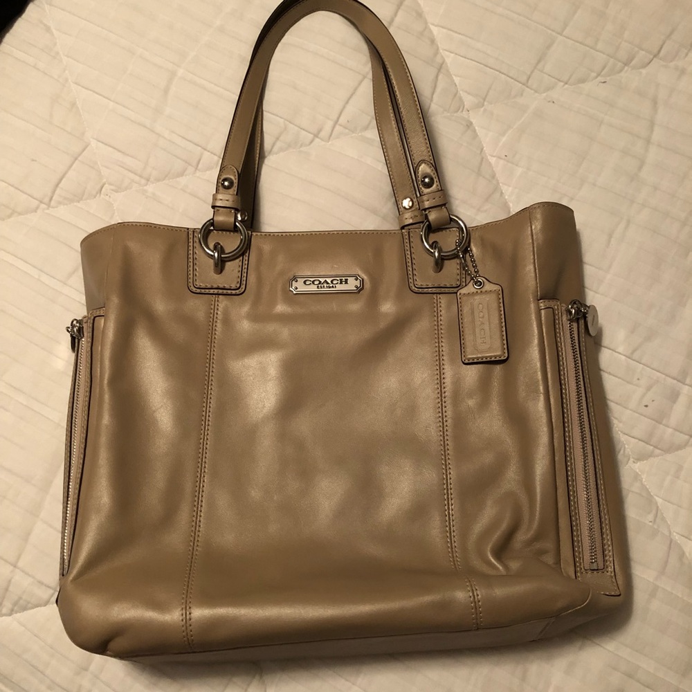 Coach Zip Tote 19456